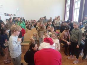 A Mikulás a gyerek-istentiszteleten