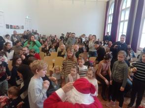 A Mikulás a gyerek-istentiszteleten